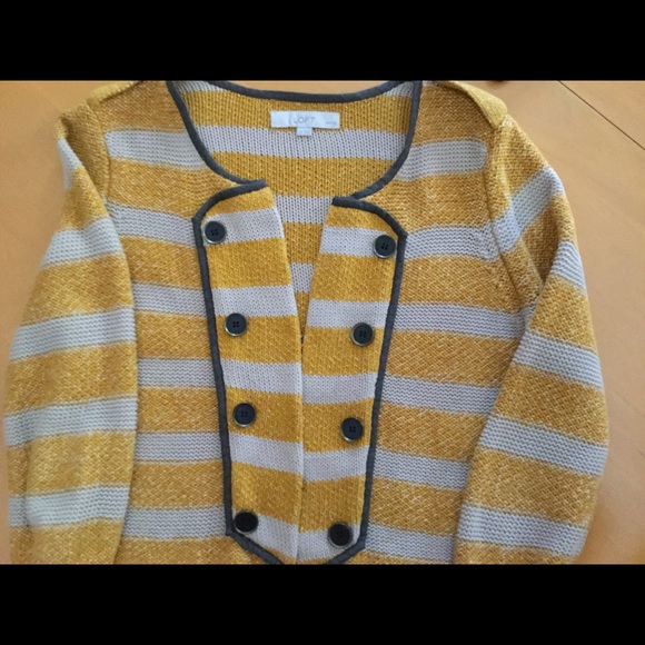 Sweater - Picture 1 of 3